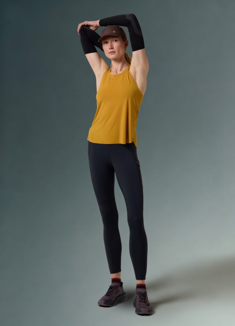 Altavia Camiseta Técnica Con Inserciones Laterales Altavia With Deborah Compagnoni, Mujer, Amarillo ocre, Talla: 34