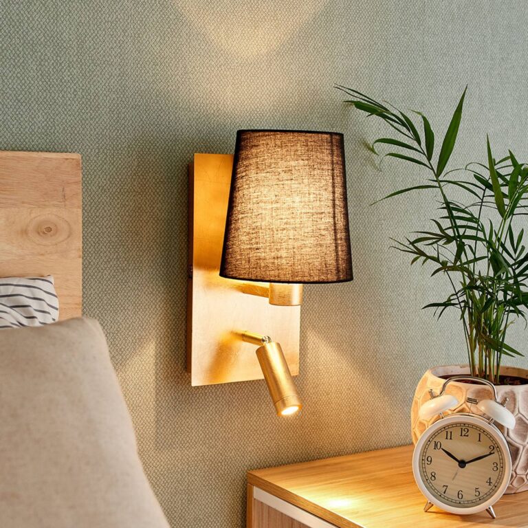 Lindby Aplique de pared Aiden de Lindby, 30 cm, negro, dorado, brazo de lectura LED