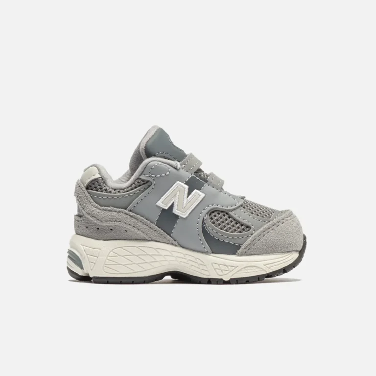 Zapatillas New Balance 2002 Hook & Loop - 16