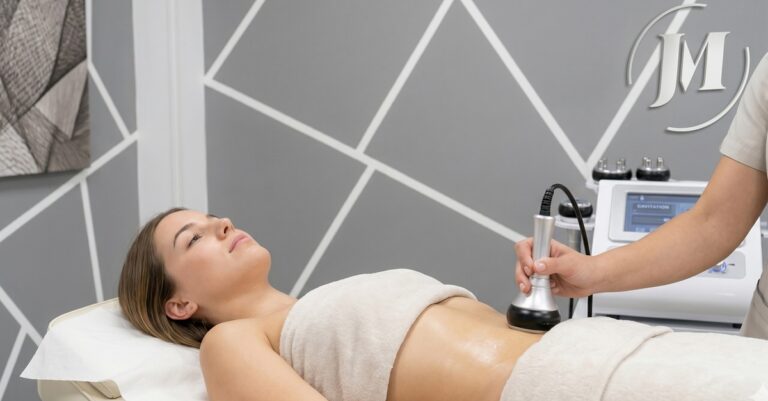 Gold Aesthetic Medicine by Dra. Johana Mendoza 2 o 4 sesiones de cavitación, presoterapia y masaje drenante