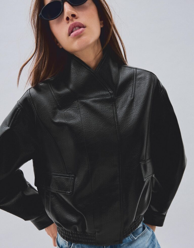Cazadora Oversize Efecto Piel Cuello Cruzado Negro