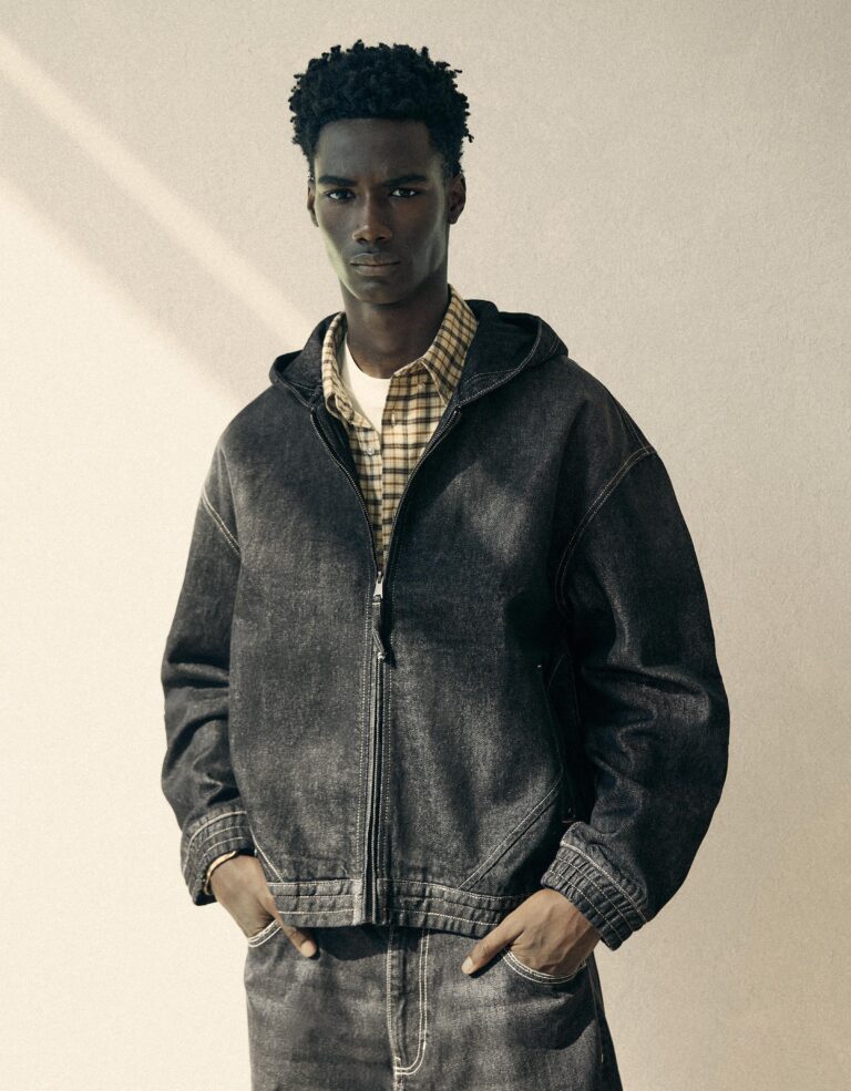 Chaqueta Denim Capucha Bordado Trasero Negro