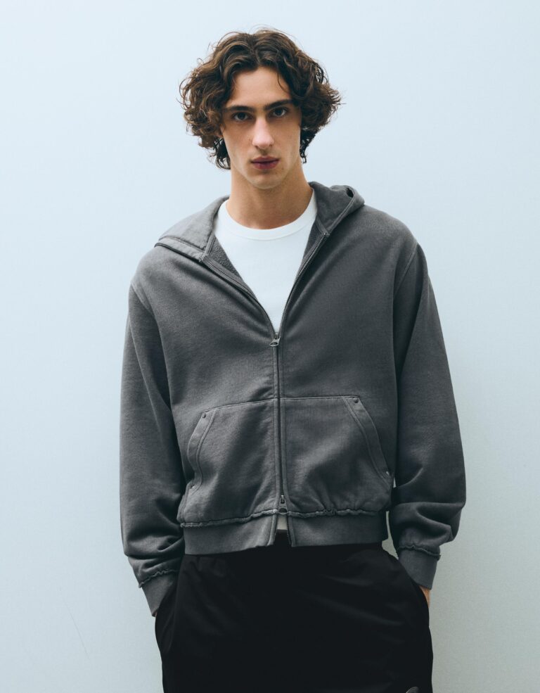 Sudadera Capucha Cremallera Tachas Gri