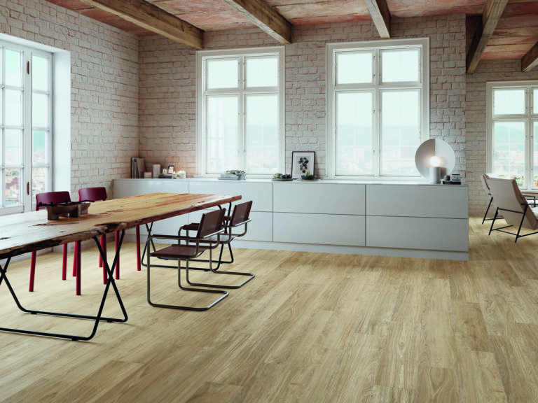 Suelo porcelánico gran formato madera haya 120x23cm c1 colton
