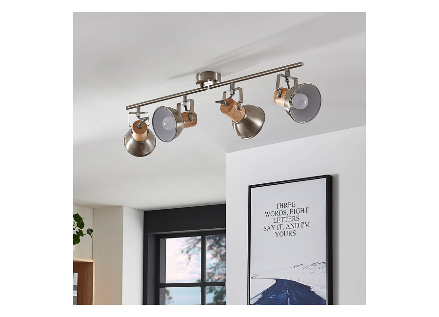 Lindby Plafón Dennis con madera, 4 luces.