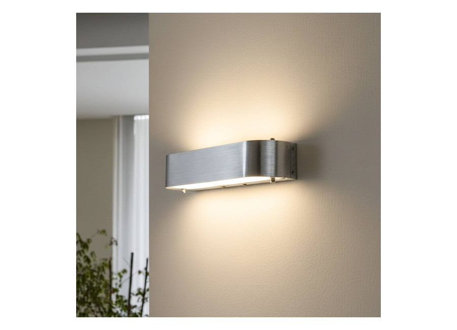 Lindby Aplique de pared Nika con portalámpara E14, aluminio