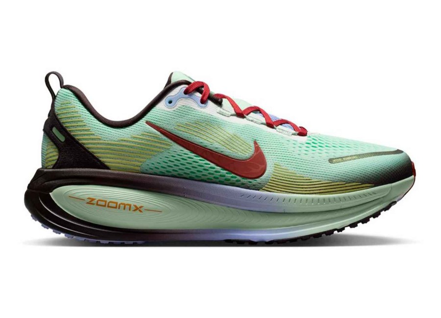 NIKE VOMERO 18