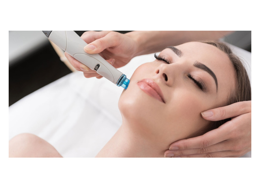 Ajenjo Vázquez 1 o 2 sesiones de microlifting facial de vitaminas con Dermapen para 1
