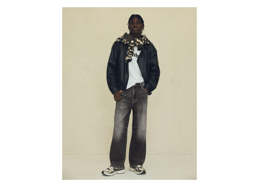 Jeans Bordado Trasero Gris