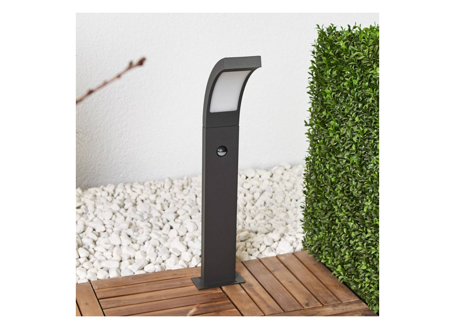 Lucande bolardo luminoso LED Juvia, 60 cm, detector de movimiento, IP54
