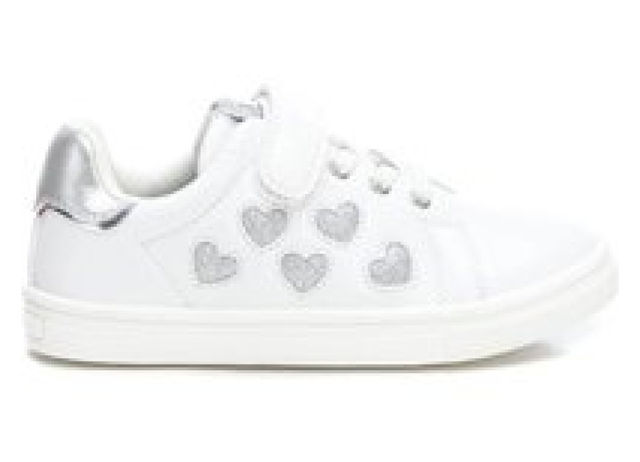 Zapatillas Xti plateadas con corazones metalizados y cordones elásticos